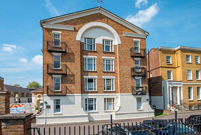 2 Bedroom Flat To Rent In Urswick Road, London, E9