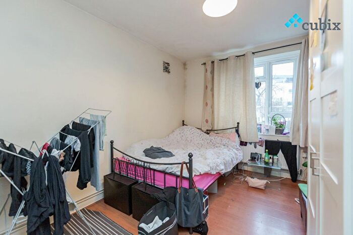 3 Bedroom Flat To Rent In Lindley Estate, London, SE15