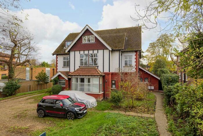 3 Bedroom Flat To Rent In Bromley Road Shortlands, BR2