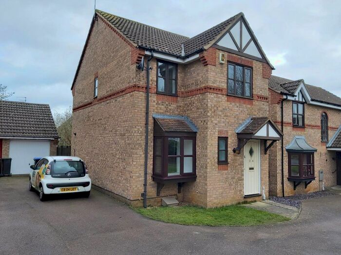 3 Bedroom Property To Rent In Shackleton Drive, Daventry NN11