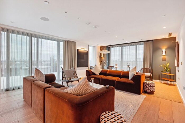 2 Bedroom Flat To Rent In Camley Street, King Cross, N1C