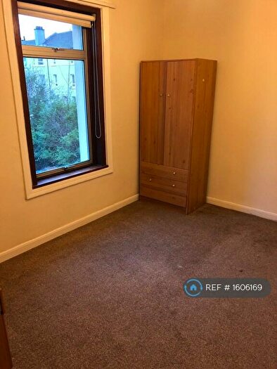 2 Bedroom Flat To Rent In Calder Street, Glasgow, G42