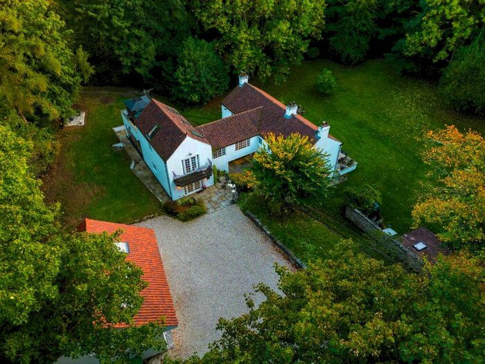 6 Bedroom Detached House For Sale In Greatwood Cottage, Near Tadcaster, LS24