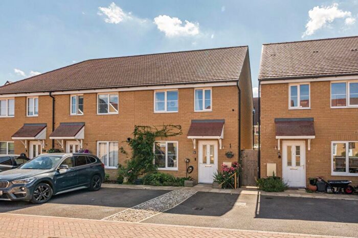 2 Bedroom End Of Terrace House For Sale In Cedar Corner, Stotfold, Hitchin, SG5