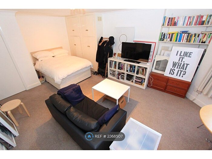 Studio To Rent In Fordwych Road, London, NW2