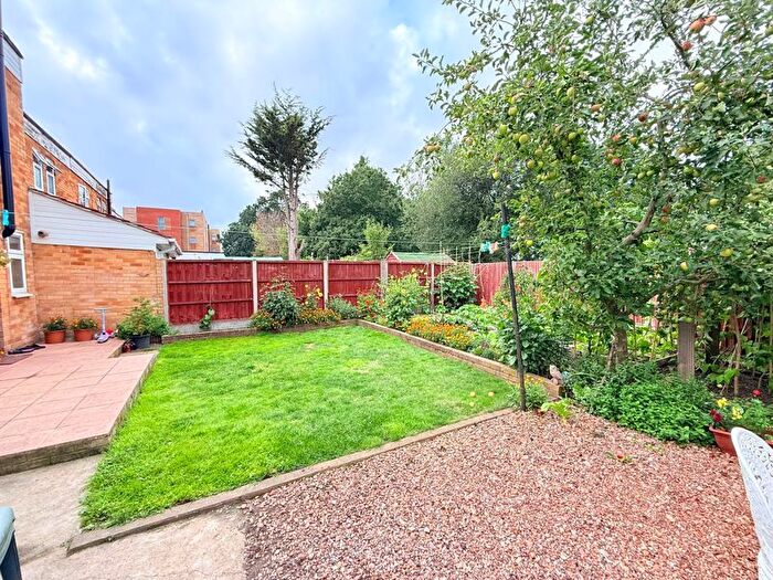 3 Bedroom End Of Terrace House For Sale In Greenhill Gardens, Northolt, UB5