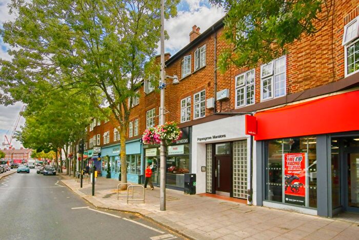 2 Bedroom Flat For Sale In Heath Road, Twickenham, TW1