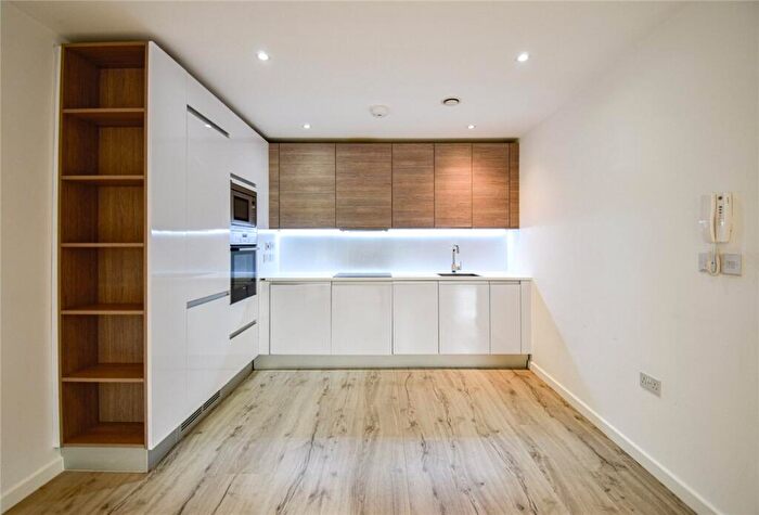 2 Bedroom Apartment To Rent In Marque House, Hills Road, Cambridge, CB2