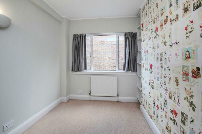 2 Bedroom Apartment To Rent In Forest Hill Road, London, SE22