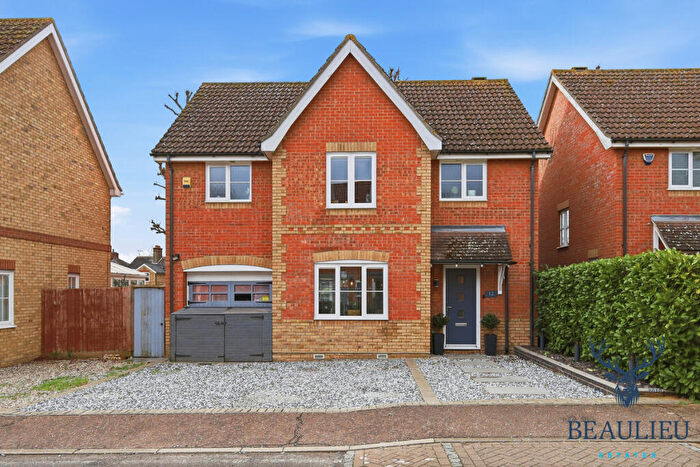 4 Bedroom Detached House For Sale In Richardson Place, Chelmsford, CM1