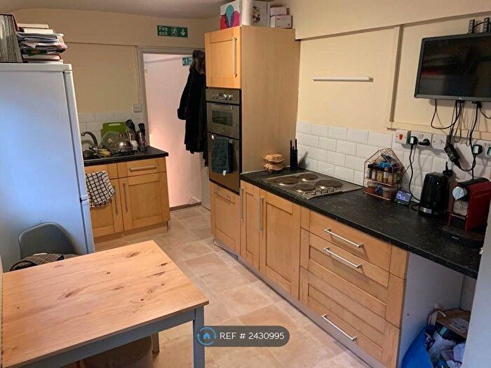 1 Bedroom Flat To Rent In Kincaid Road, London, SE15
