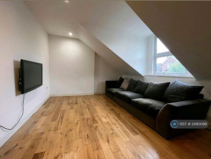 2 Bedroom Flat To Rent In Dean Road, London, NW2