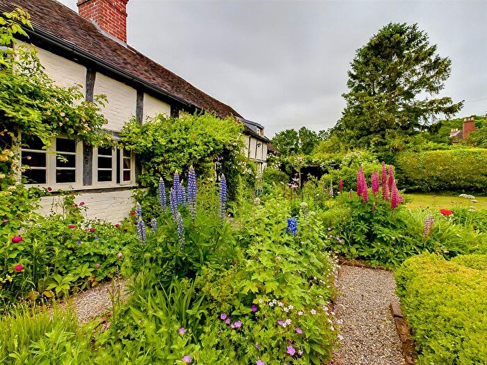 4 Bedroom Detached House For Sale In Yewleigh Lane, Upton-Upon-Severn, Worcester, WR8