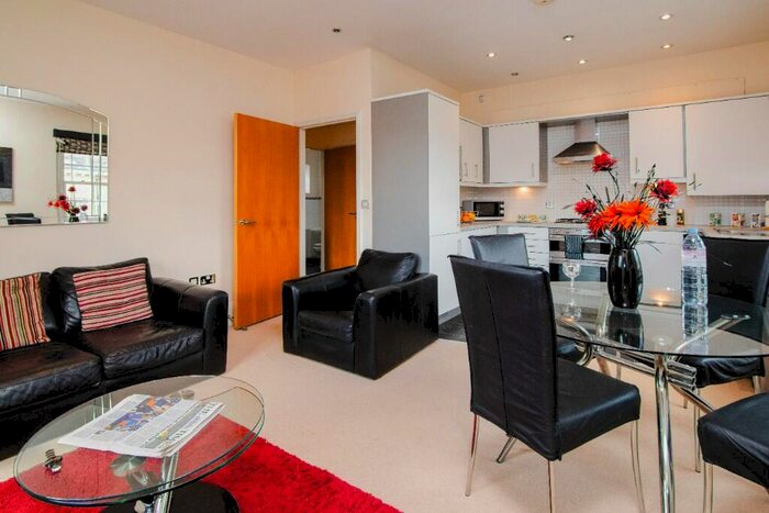 1 Bedroom Serviced Apartments To Rent In Kings Road, Reading, Berkshire, RG1