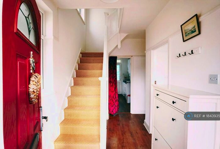 3 Bedroom Semi-Detached House To Rent In Crookston Road, London, SE9