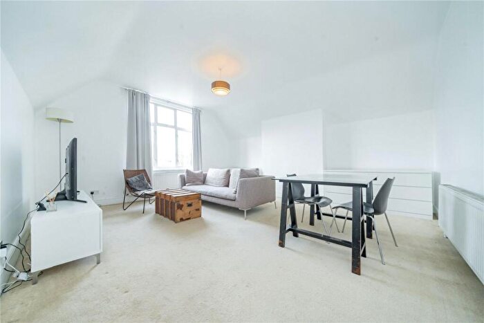 2 Bedroom Flat To Rent In Willesden Lane, London, NW2