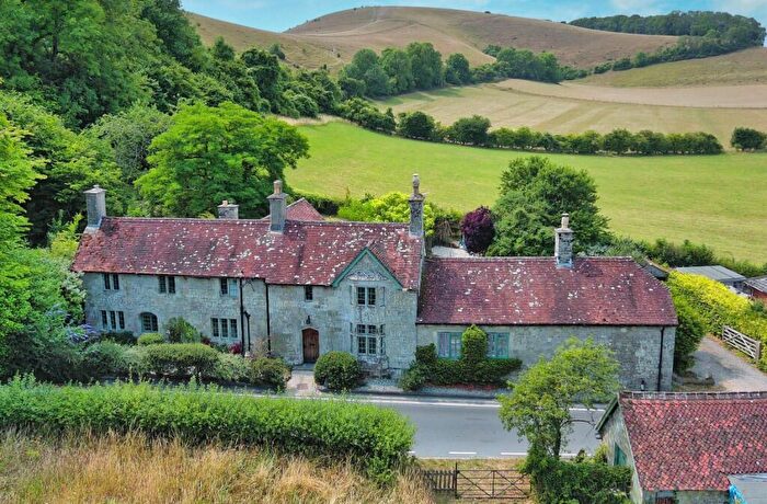 4 Bedroom Detached House For Sale In Melbury Abbas, Shaftesbury, Dorset., SP7