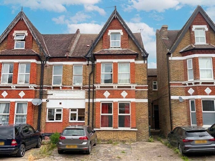 1 Bedroom Apartment To Rent In Manor Road, Beckenham, BR3