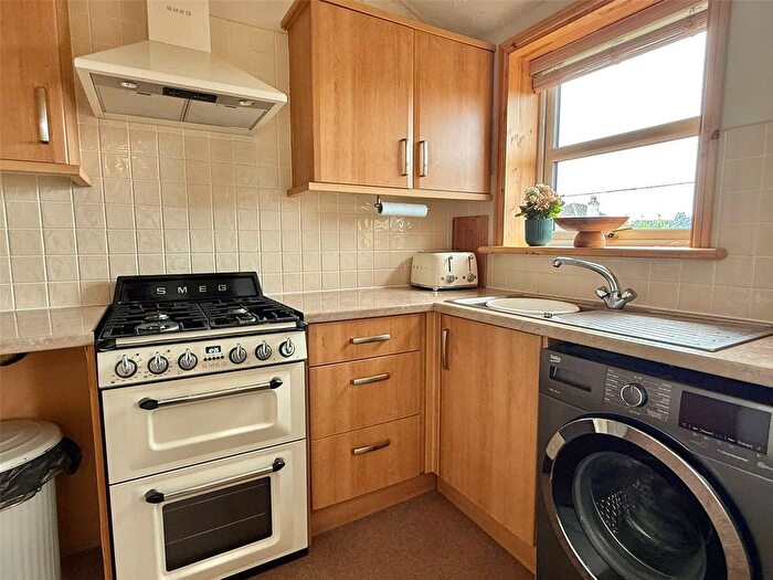 1 Bedroom Flat For Sale In Keyhaven Road, Milford On Sea, Lymington, Hampshire, SO41