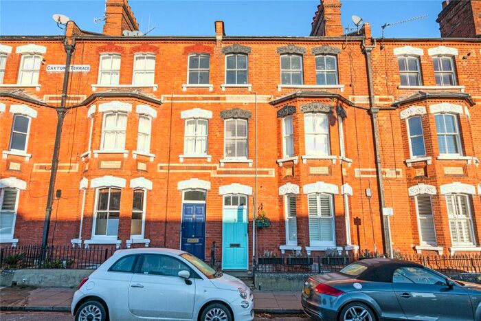 2 Bedroom Apartment To Rent In Station Road, Henley-on-Thames, Oxfordshire, RG9