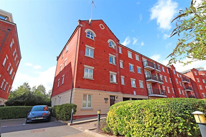 2 Bedroom Flat To Rent In Regency Court, Cheltenham, GL50