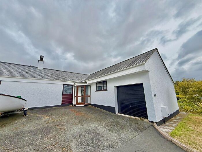 2 Bedroom Semi-Detached Bungalow To Rent In Gorseddfa, Criccieth, LL52