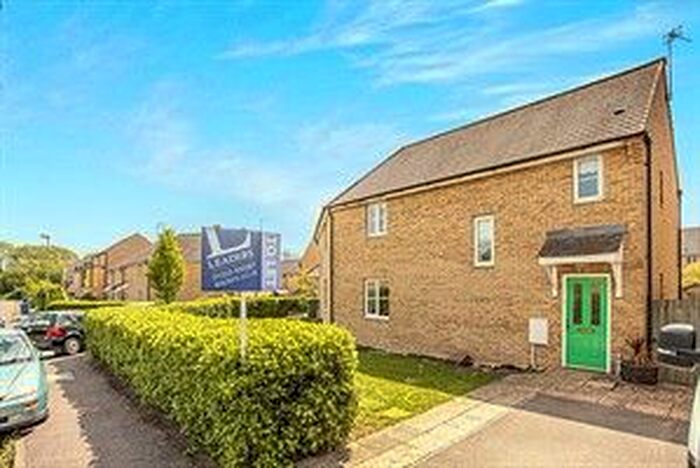 3 Bedroom Town House To Rent In Wellbrook Way, Girton, CB3