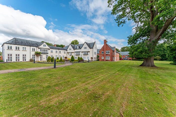 2 Bedroom Flat For Sale In Fowke Street, Rothley, LE7