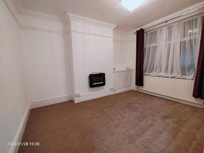 3 Bedroom Terraced House To Rent In Devana Road, Leicester, LE2