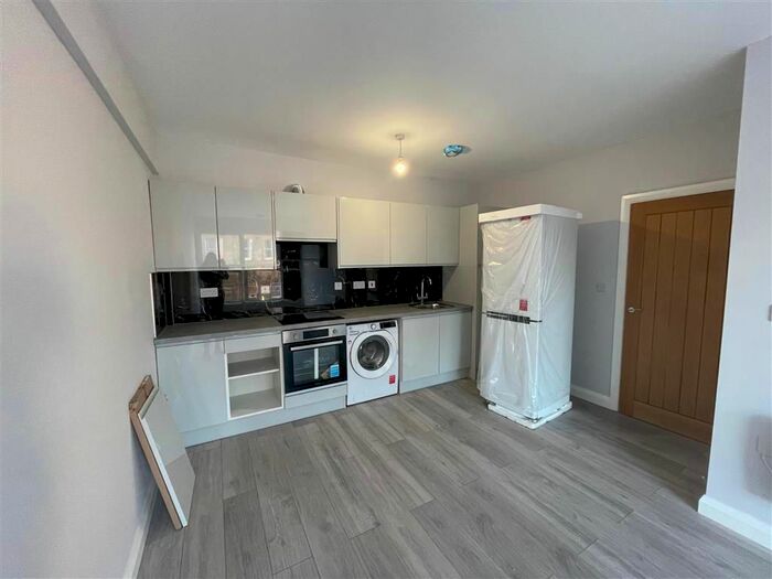 2 Bedroom Flat To Rent In Station Street, Burton-On-Trent, DE14