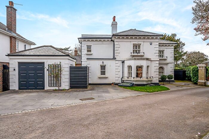 4 Bedroom Detached House For Sale In Ravenshill, Chislehurst, BR7