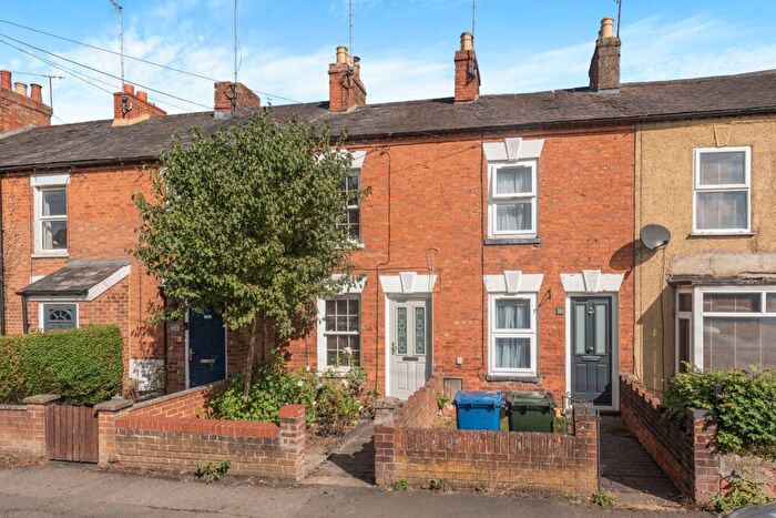 2 Bedroom Terraced House To Rent In North Street, Banbury, Oxon, OX16