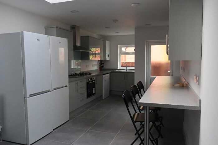 5 Bedroom House To Rent In Florence Buildings, Selly Oak, Birmingham, West Midlands, B29