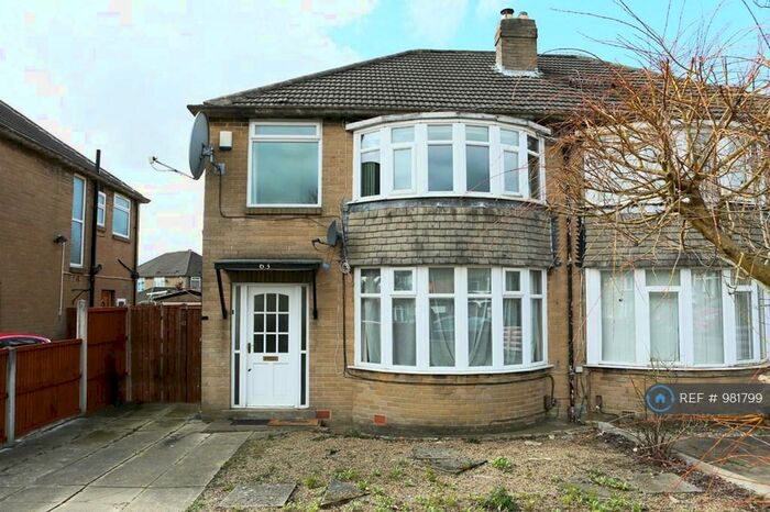 3 Bedroom Semi-Detached House To Rent In Carr Manor View, Leeds, LS17