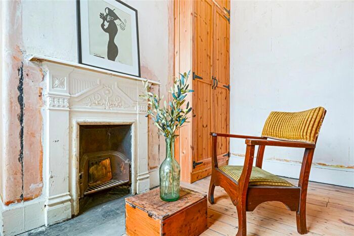 2 Bedroom Flat For Sale In Fleeming Road, Walthamstow, London, E17