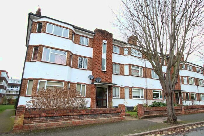 2 Bedroom Flat To Rent In Garrison Court, Hitchin, SG4