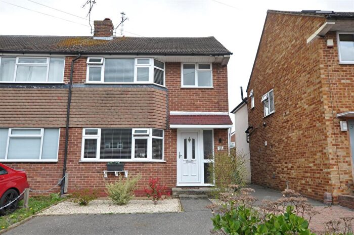 3 Bedroom House For Sale In Lucas Avenue, Chelmsford, CM2
