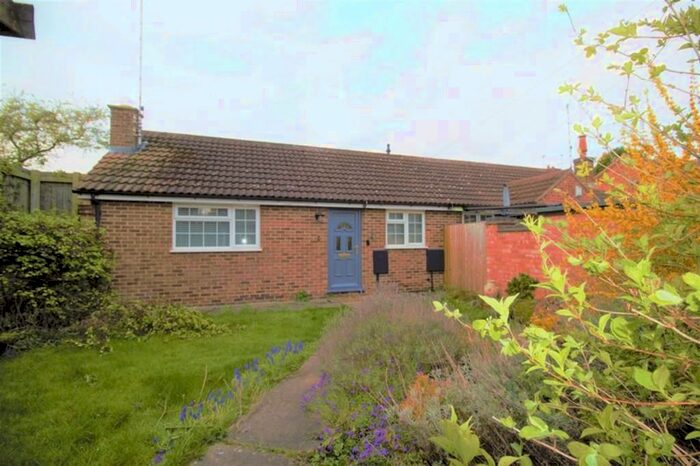 1 Bedroom Semi-Detached Bungalow To Rent In B The Green, NG11