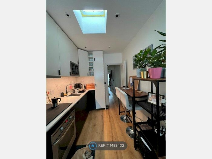 1 Bedroom Flat To Rent In Colindeep Gardens, London, NW4