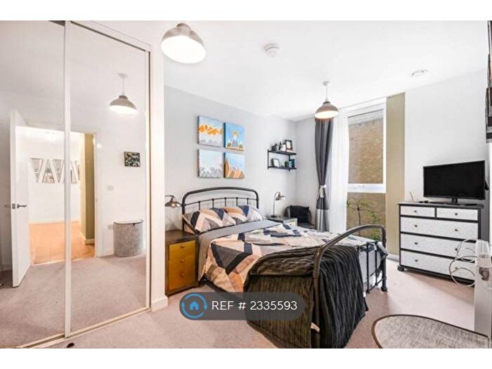 2 Bedroom Flat To Rent In Amelia Street, Elephant Amp; Castle, SE17
