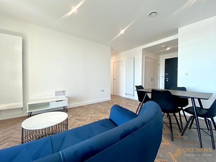 2 Bedroom Flat To Rent In Makers Yard, Skyline Apartments, E3