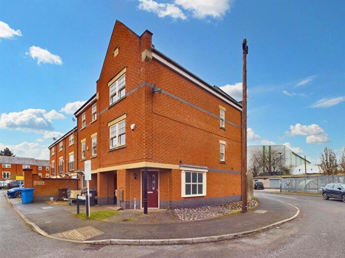 3 Bedroom House To Rent In Auriga Court, Derby, DE1