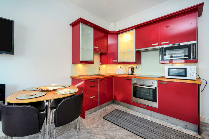 2 Bedroom Apartment To Rent In The Octagon, Brighton Marina, BN2