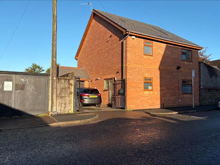 6 Bedroom Detached House To Rent In Fanny Street, Cathays, CF24