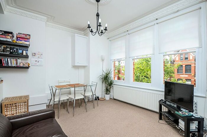 1 Bedroom Property To Rent In Ritherdon Road, Balham, London, SW17