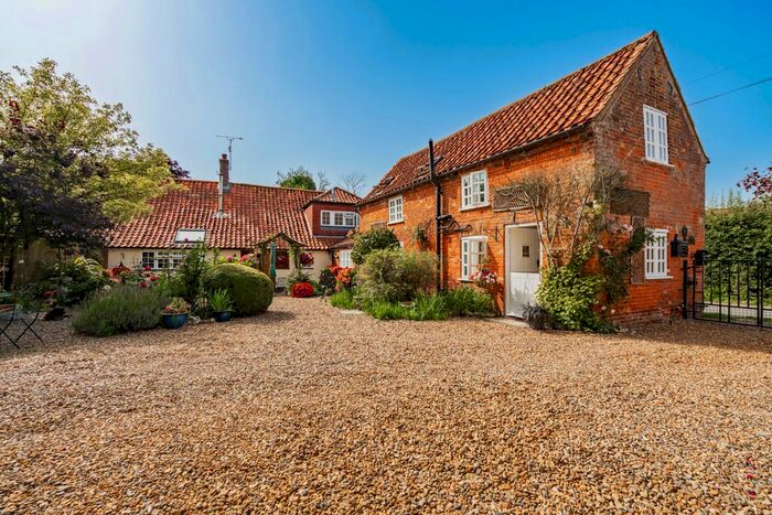 5 Bedroom Semi-Detached House For Sale In The Street, Beeston, King's Lynn, PE32