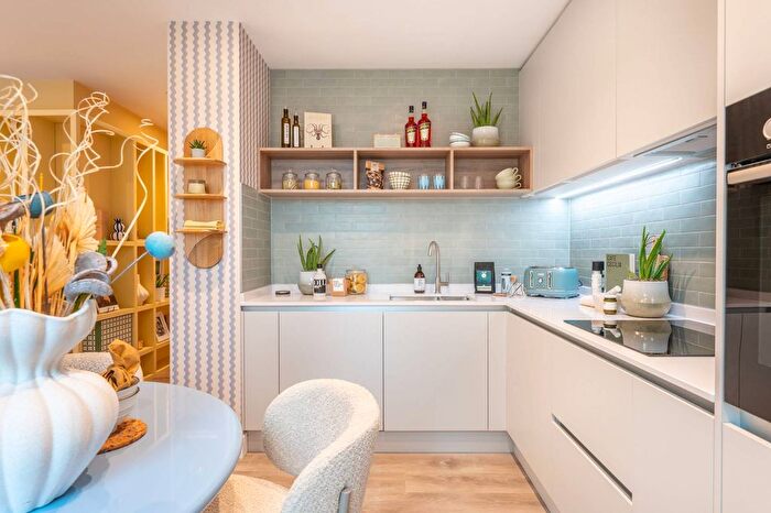 1 Bedroom Flat For Sale In Grand Union, Alperton, HA0