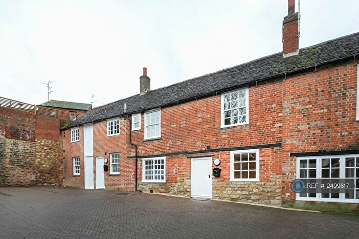 1 Bedroom Flat To Rent In Well Street, Buckingham, MK18