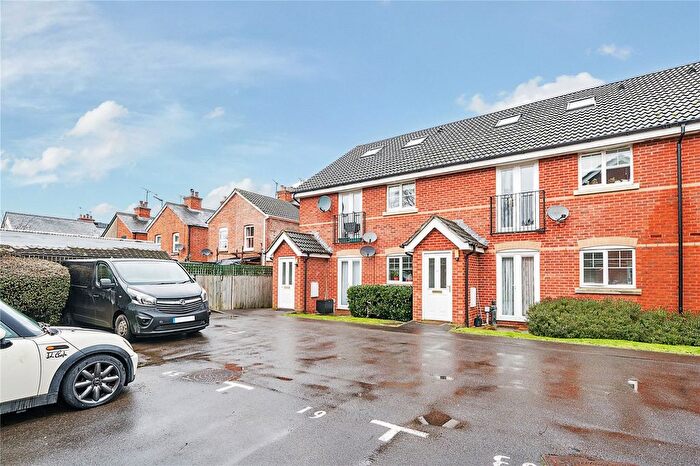 2 Bedroom Flat To Rent In Mill Lane, Newbury, RG14
