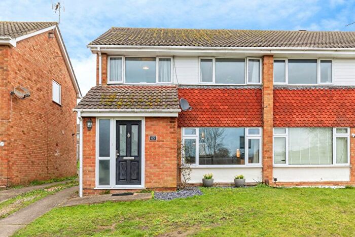 3 Bedroom Semi Detached House For Sale In Snowdon Avenue, Maidstone, Kent, ME14